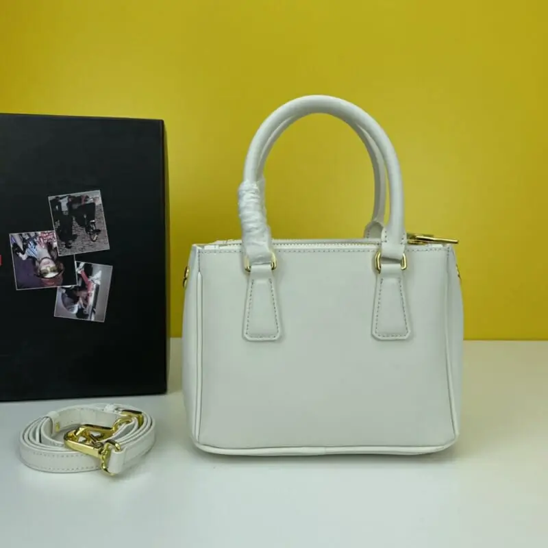 prada aaa qualite sac a main  pour femme s_126b4a12